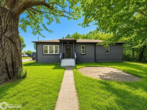 202 Curran Street Burlington IA 52601