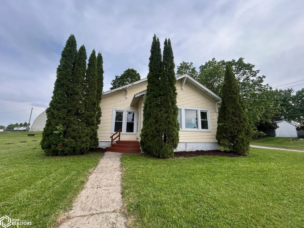 1413 20th Avenue Eldora IA 50627