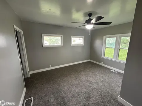 1413 20th Avenue Eldora IA 50627