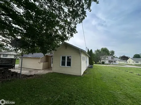 1413 20th Avenue Eldora IA 50627