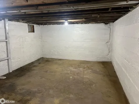1413 20th Avenue Eldora IA 50627