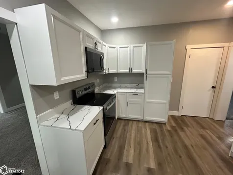 1413 20th Avenue Eldora IA 50627