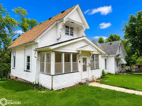 412 S. Woodlawn Avenue Burlington IA 52601