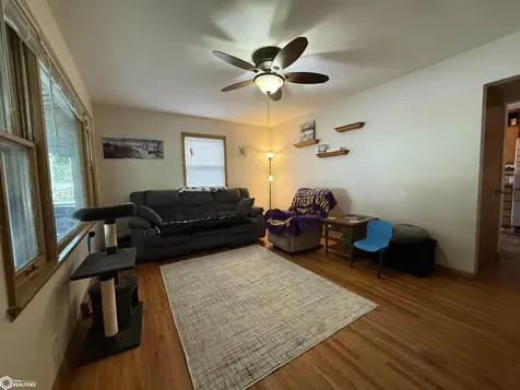 908 S Virginia Avenue Mason City IA 50401