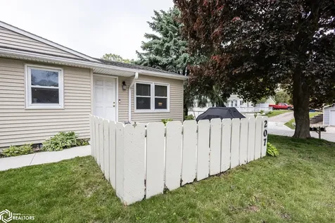 207 8th Avenue S Clear Lake IA 50428