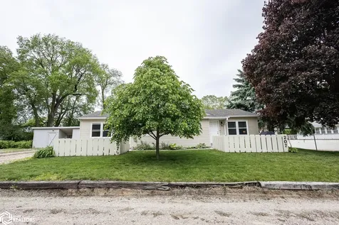 207 8th Avenue S Clear Lake IA 50428