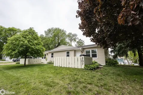 207 8th Avenue S Clear Lake IA 50428