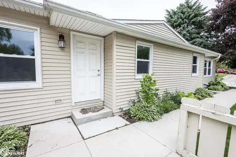 207 8th Avenue S Clear Lake IA 50428