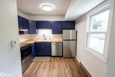 207 8th Avenue S Clear Lake IA 50428