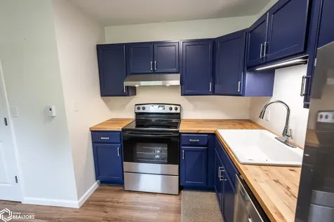 207 8th Avenue S Clear Lake IA 50428
