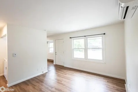 207 8th Avenue S Clear Lake IA 50428