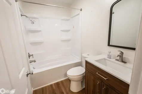 207 8th Avenue S Clear Lake IA 50428