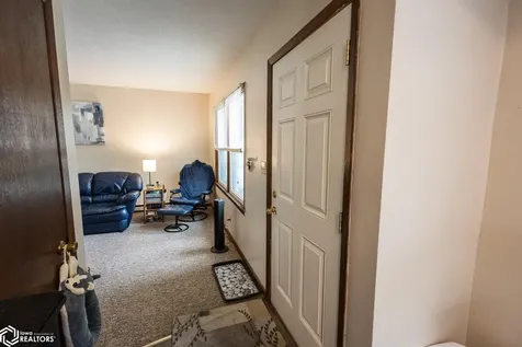 207 8th Avenue S Clear Lake IA 50428
