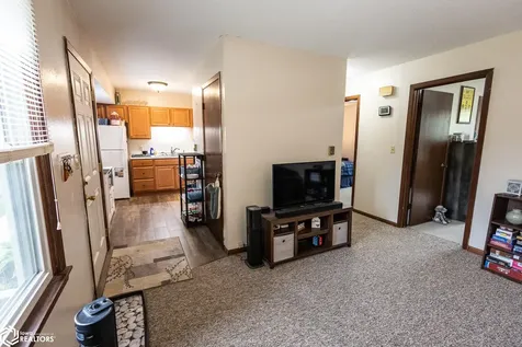 207 8th Avenue S Clear Lake IA 50428