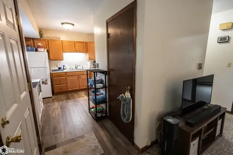 207 8th Avenue S Clear Lake IA 50428