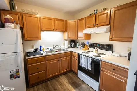 207 8th Avenue S Clear Lake IA 50428