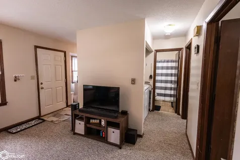 207 8th Avenue S Clear Lake IA 50428