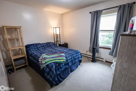 207 8th Avenue S Clear Lake IA 50428