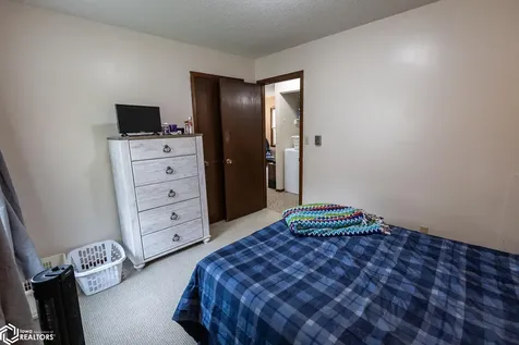 207 8th Avenue S Clear Lake IA 50428