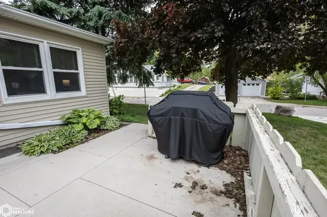 207 8th Avenue S Clear Lake IA 50428