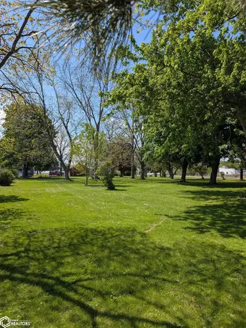 1185 Redwood Avenue Brighton IA 52540
