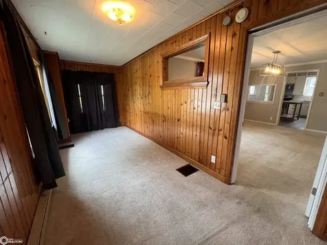 1185 Redwood Avenue Brighton IA 52540
