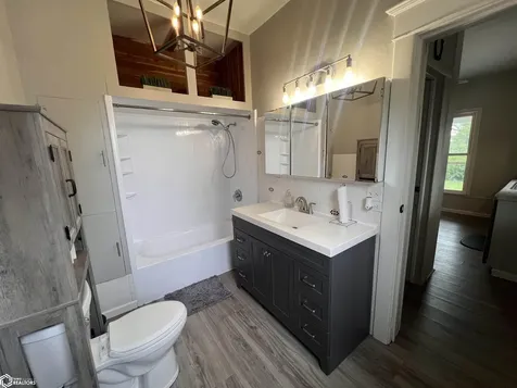 1185 Redwood Avenue Brighton IA 52540