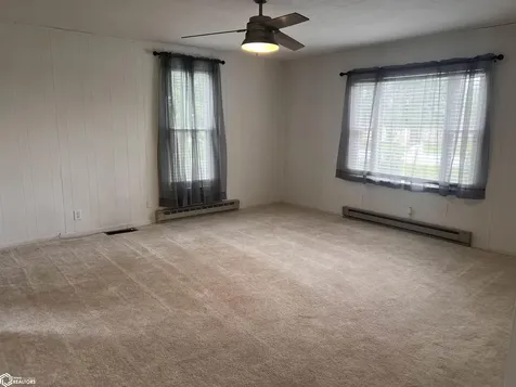 1185 Redwood Avenue Brighton IA 52540