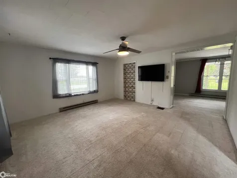 1185 Redwood Avenue Brighton IA 52540