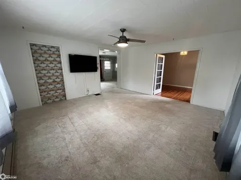 1185 Redwood Avenue Brighton IA 52540