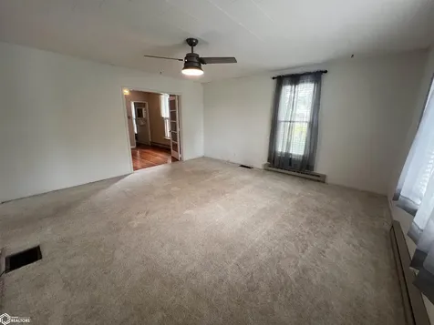 1185 Redwood Avenue Brighton IA 52540