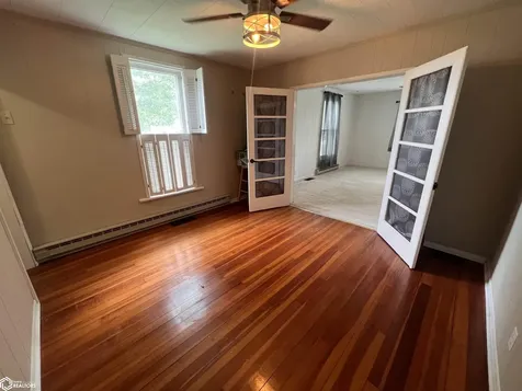 1185 Redwood Avenue Brighton IA 52540