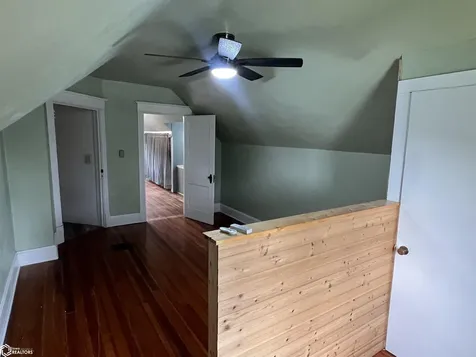 1185 Redwood Avenue Brighton IA 52540
