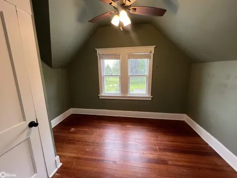 1185 Redwood Avenue Brighton IA 52540