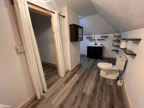 1185 Redwood Avenue Brighton IA 52540