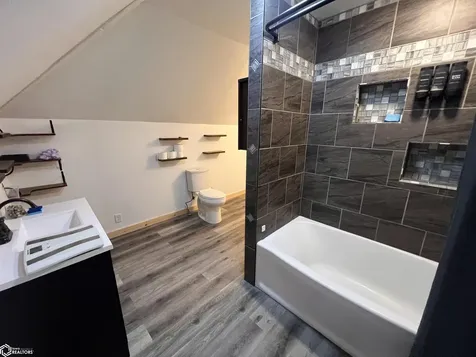 1185 Redwood Avenue Brighton IA 52540