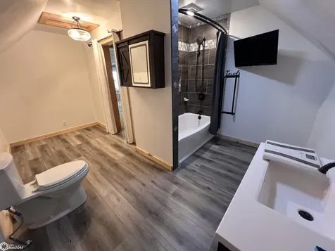 1185 Redwood Avenue Brighton IA 52540