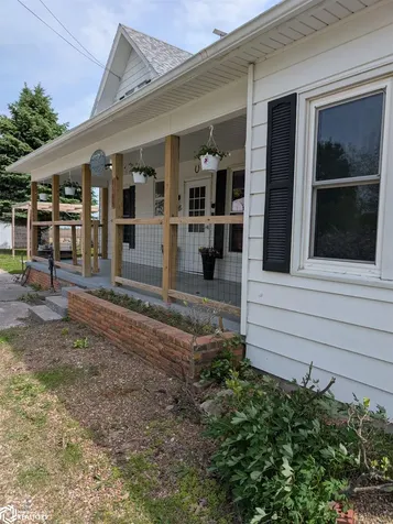 1185 Redwood Avenue Brighton IA 52540