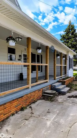 1185 Redwood Avenue Brighton IA 52540