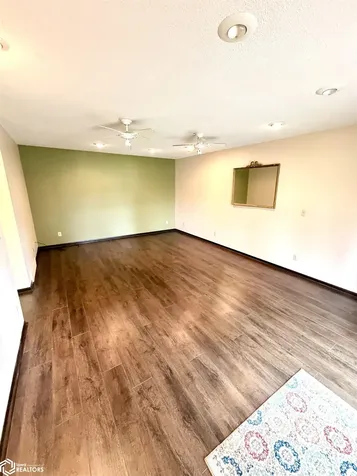 2323 21st Street SW Mason City IA 50401