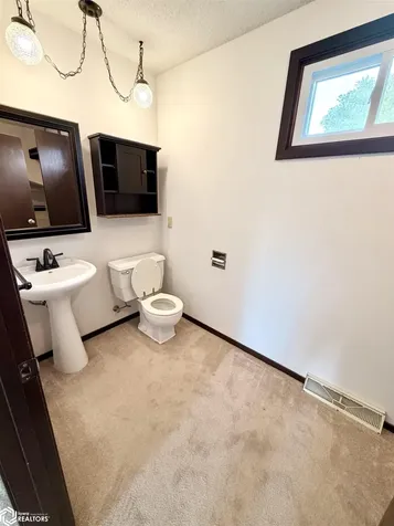 2323 21st Street SW Mason City IA 50401