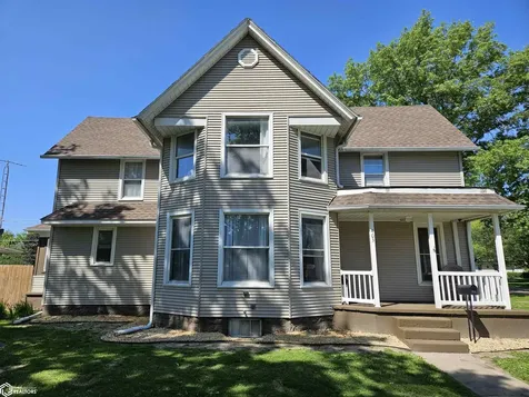 403 S 4th Street Wapello IA 52653