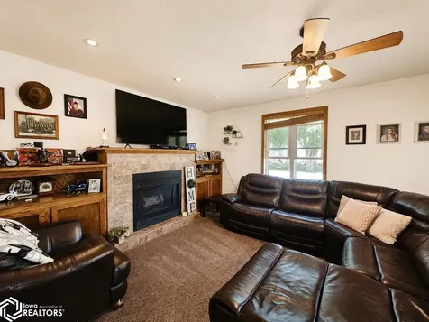 403 S 4th Street Wapello IA 52653