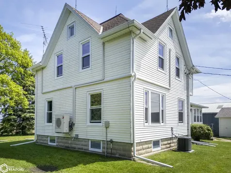1710 230th Street Rockford IA 50468