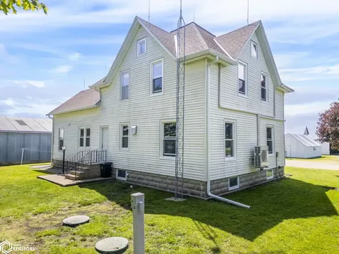 1710 230th Street Rockford IA 50468