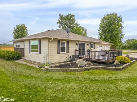 2805 Upper Greene Road Marble Rock IA 50653