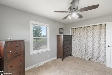 2805 Upper Greene Road Marble Rock IA 50653