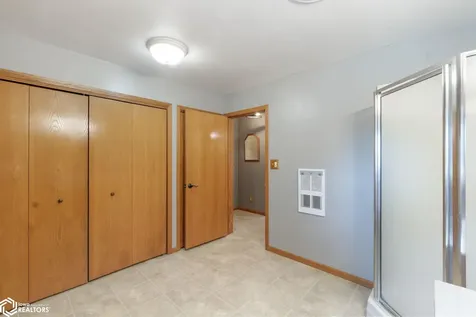 2805 Upper Greene Road Marble Rock IA 50653