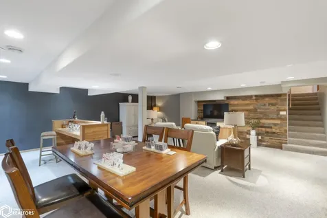 2805 Upper Greene Road Marble Rock IA 50653
