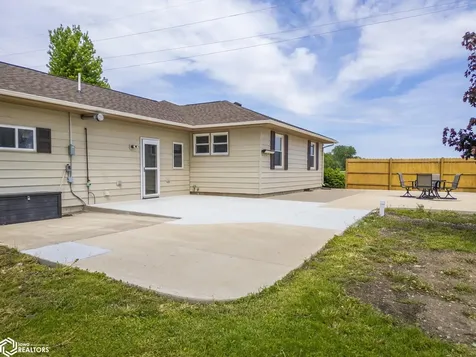 2805 Upper Greene Road Marble Rock IA 50653
